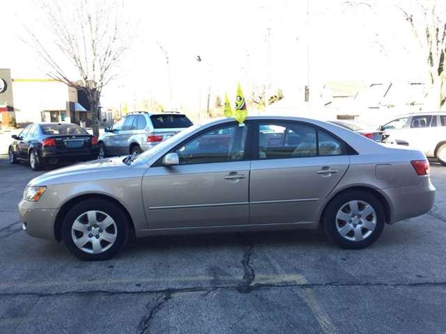 2006 Hyundai Sonata GL 4dr Sedan